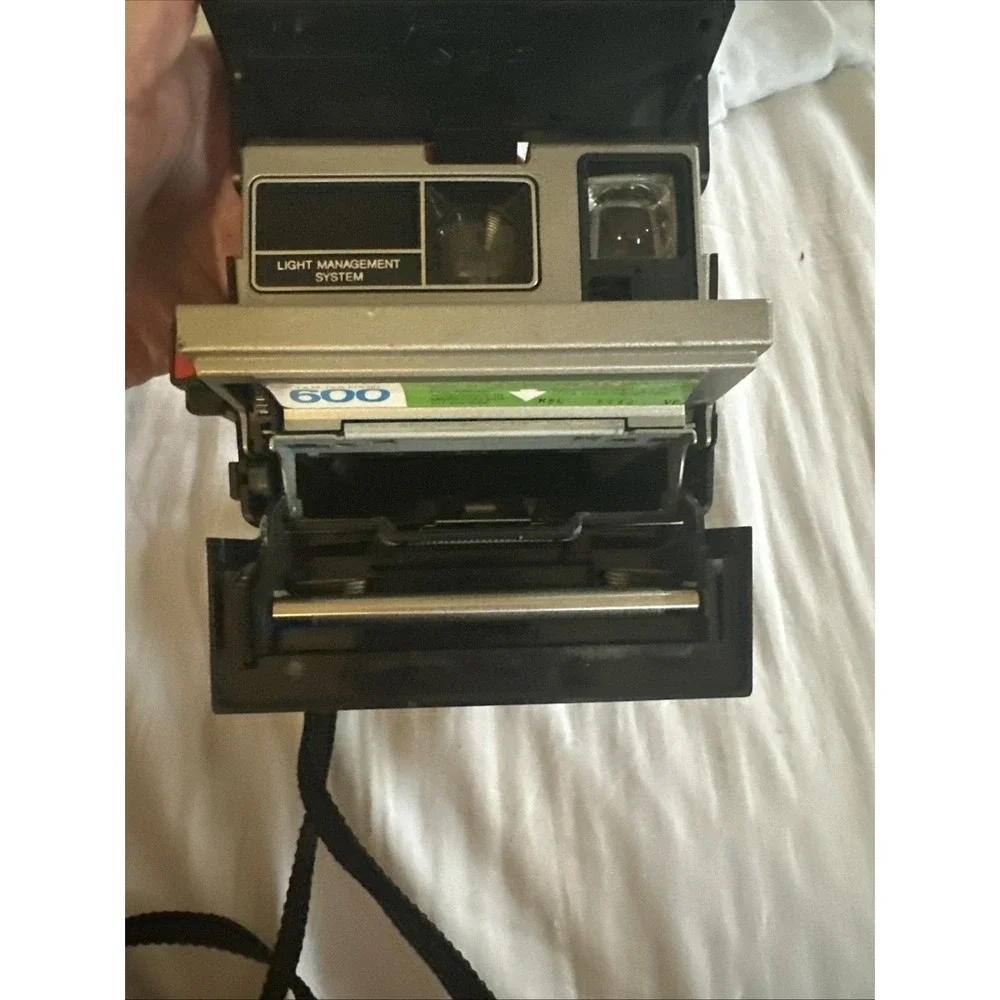 Vintage Polaroid Sun 600 LMS Light Management System Instant Film Camera